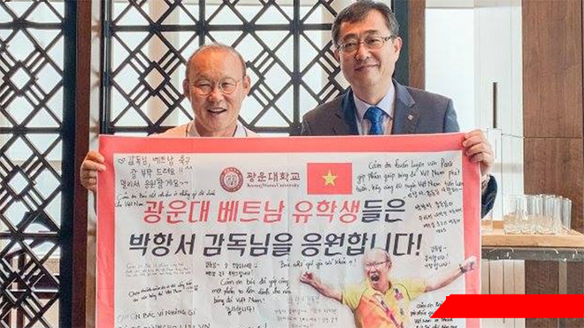 Sau những thành công tại Việt Nam, thầy Park được trường đại học Hàn Quốc trao danh hiệu đặc biệt
