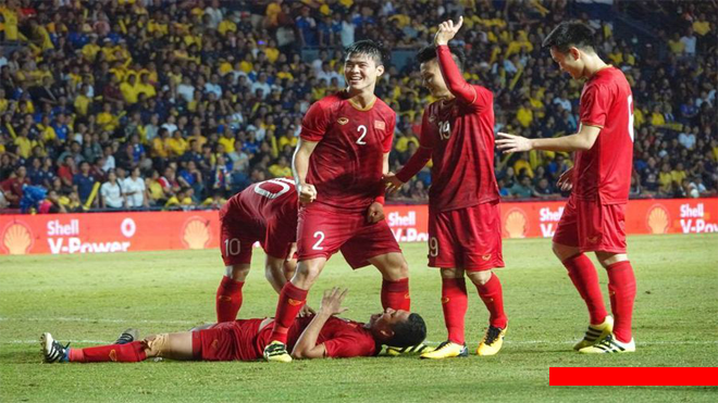 Bất chấp đủ trò bẩn của chủ nhà, Việt Nam giật vé vào chung kết King’s Cup đầy kịch tính ngay trên đất Thái