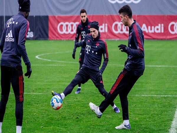 Tin bóng đá 24/12: Bayern đưa ra quy định về phòng dịch Covid