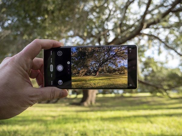 Cách chụp ảnh đẹp bằng điện thoại iPhone, Samsung