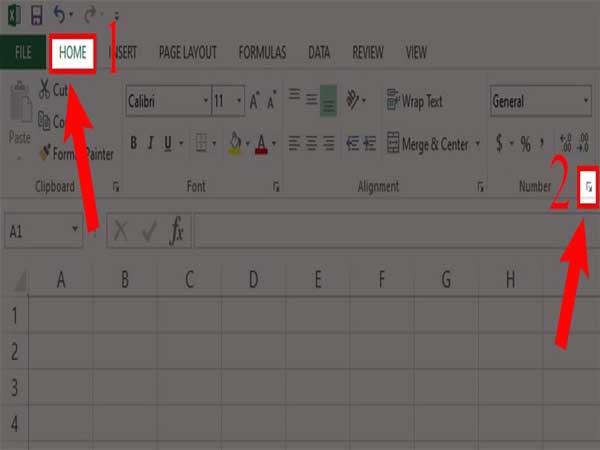 Mở bảng tính Excel và truy cập vào thanh công cụ "Home"