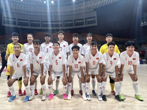 Bóng đá VN chiều 13/7: Futsal nữ Việt Nam thắng Trung Quốc 4-2