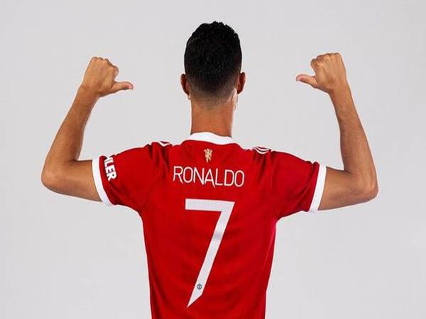 Ở MU Ronaldo mang áo số mấy: Khẳng định vị thế