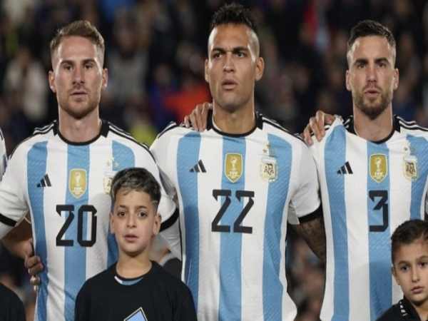 Chuyển nhượng: Mac Allister đề xuất Liverpool chiêu mộ Martinez
