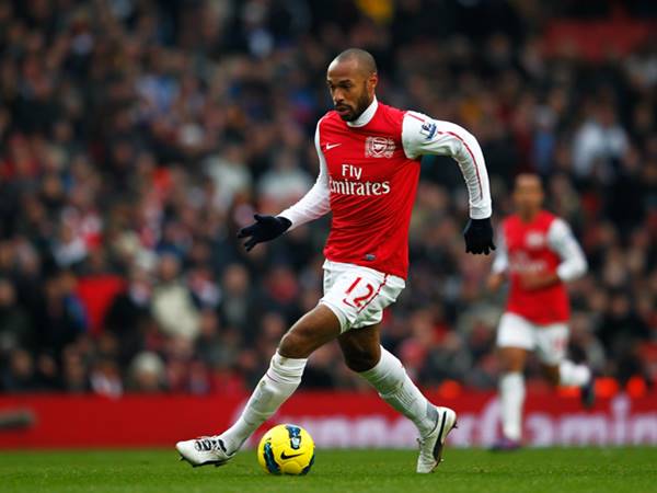Tốc độ của Thierry Henry trên sân cỏ nhanh đến mức nào?