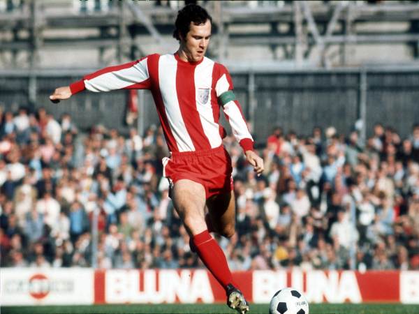Beckenbauer trong màu áo Bayern Munich