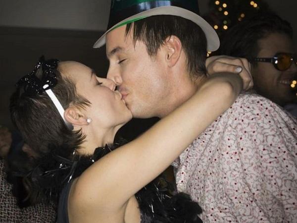 Ý nghĩa chung của giấc mơ thấy chồng hôn mình