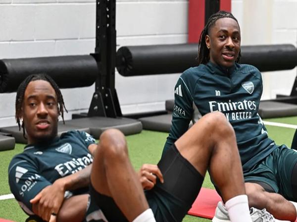 Tin Arsenal: Mikel Arteta tái hiện chiêu bài của Sir Alex Tin Arsenal: Mikel Arteta tái hiện chiêu bài của Sir Alex