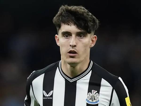 Tin Arsenal: Pháo thủ cân nhắc chiêu mộ Tino Livramento